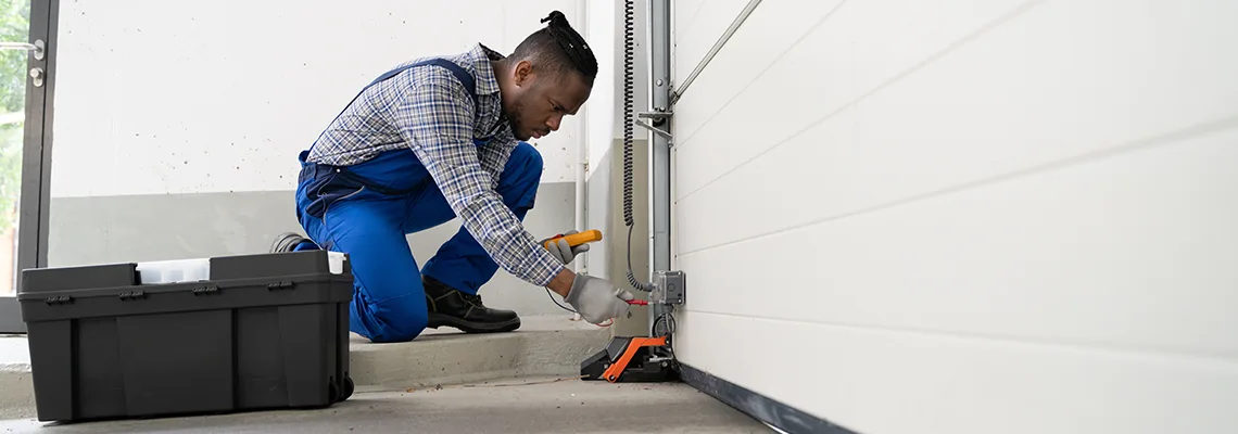 Repair Garage Door Not Closing But Light Flashing in Orland Park, IL